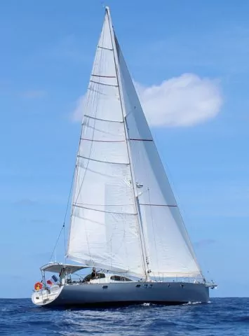 L'AVENTURIN 51' navigue