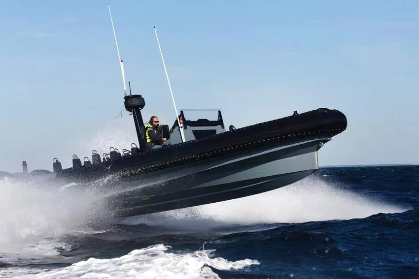 Mise à l'eau du Rafale 1200 Wide